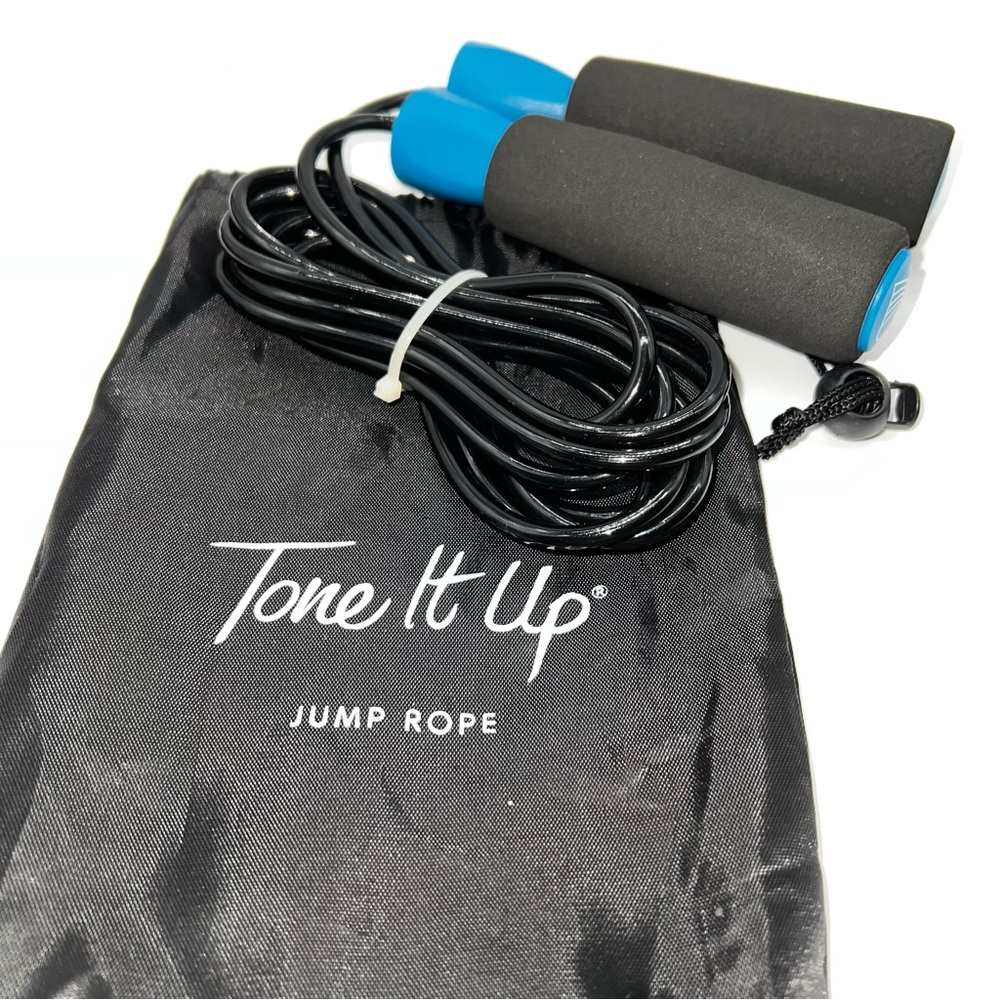 Black and Blue Jump Rope - Picture 2 of 3